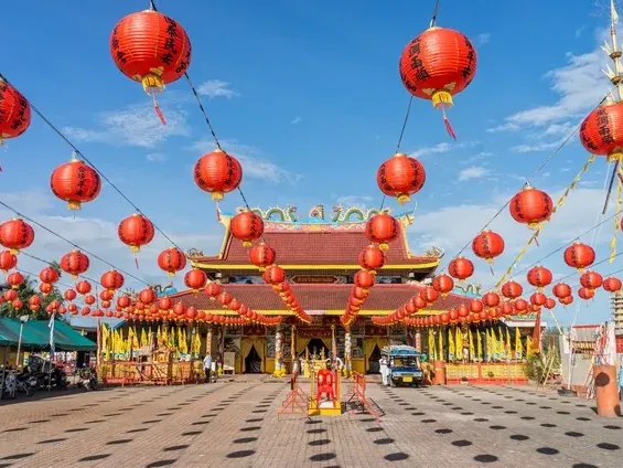 Guan Yu Shrine lanterns